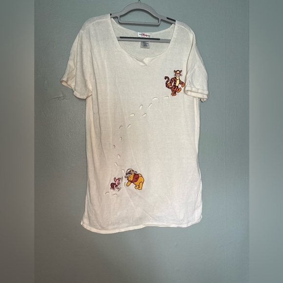 The Disney Store vintage Winnie the Pooh and Tigger footprint tshirt linen blend - Picture 1 of 3
